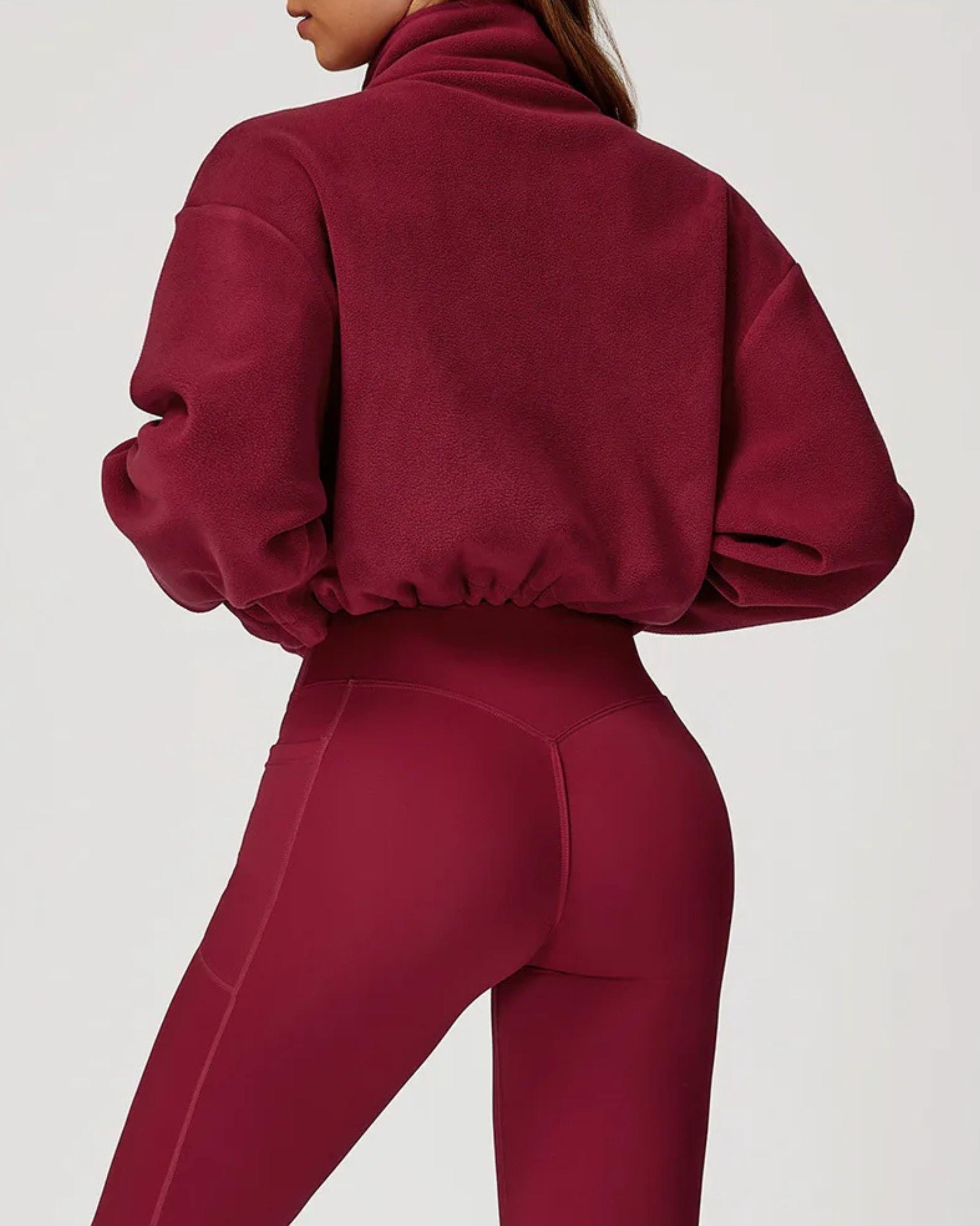 Cropped Zip Jacke Bordeauxrot High Waist Flare Hose Rückansicht Performance Fitness