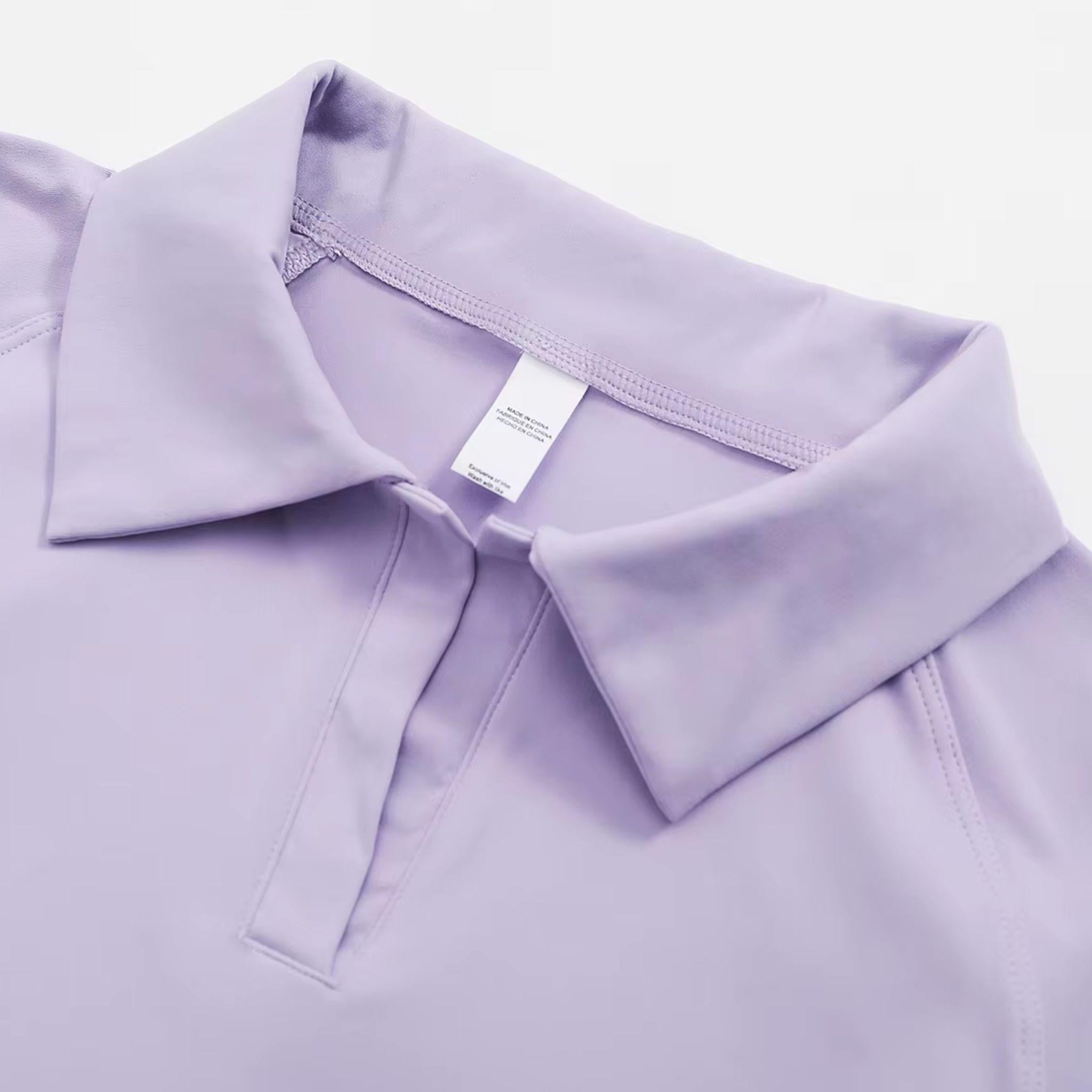 Performance-Rock-Set für Damen in elegantem Lavendel. Vielseitiges Set mit Attitüde Freiheit für Workout, Yoga und Alltag. Stylisch, bequem und funktional.