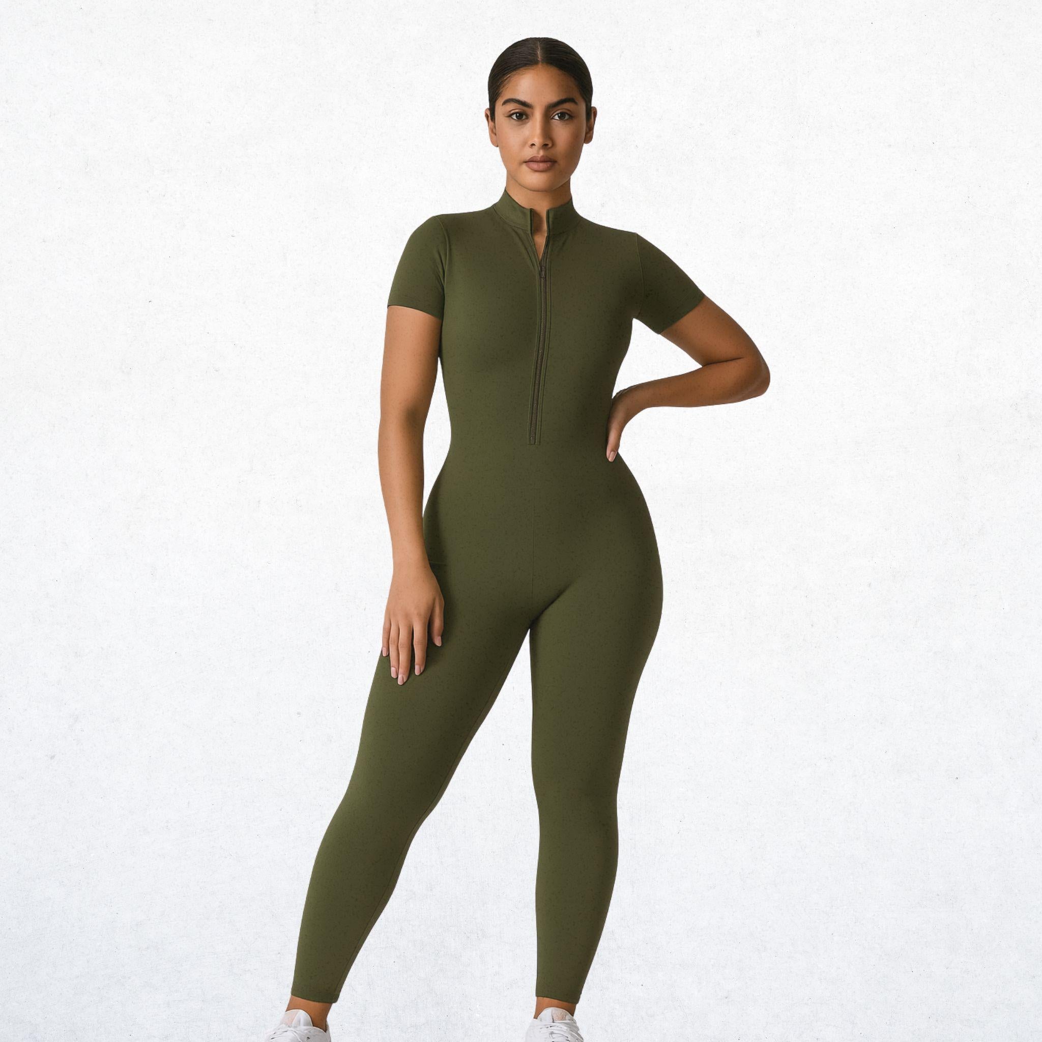 Eleganter, langer Performance-Overall für Damen in kräftigem Dschungelgrün. Vielseitiger Jumpsuit mit Attitüde Freiheit für Workout, Yoga und Alltag. Atmungsaktiv, bequem und stylisch.