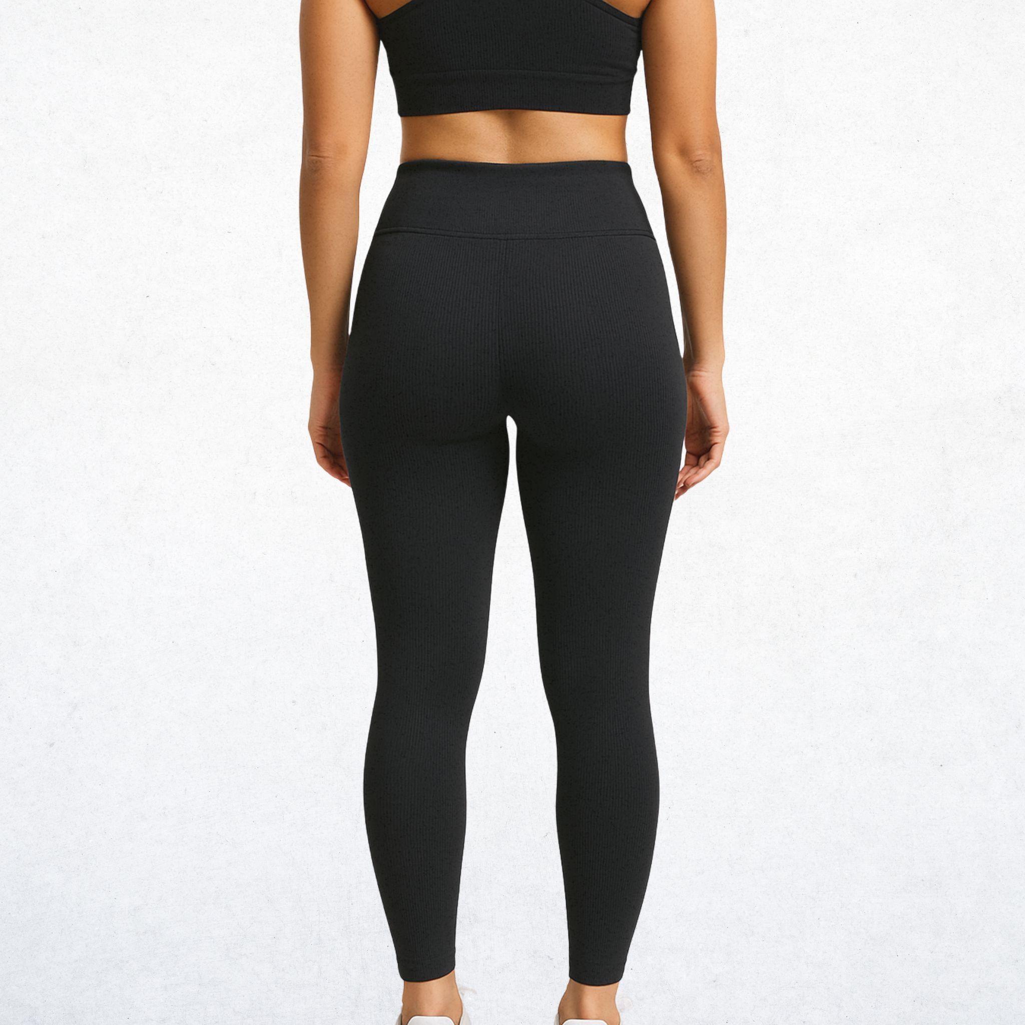 Elegantes High-Waist-Leggings für Damen in klassischem Schwarz. Vielseitige Performance-Leggings mit stilvollem Design für Workout, Yoga und Alltag. Atmungsaktiv, bequem und stylisch.