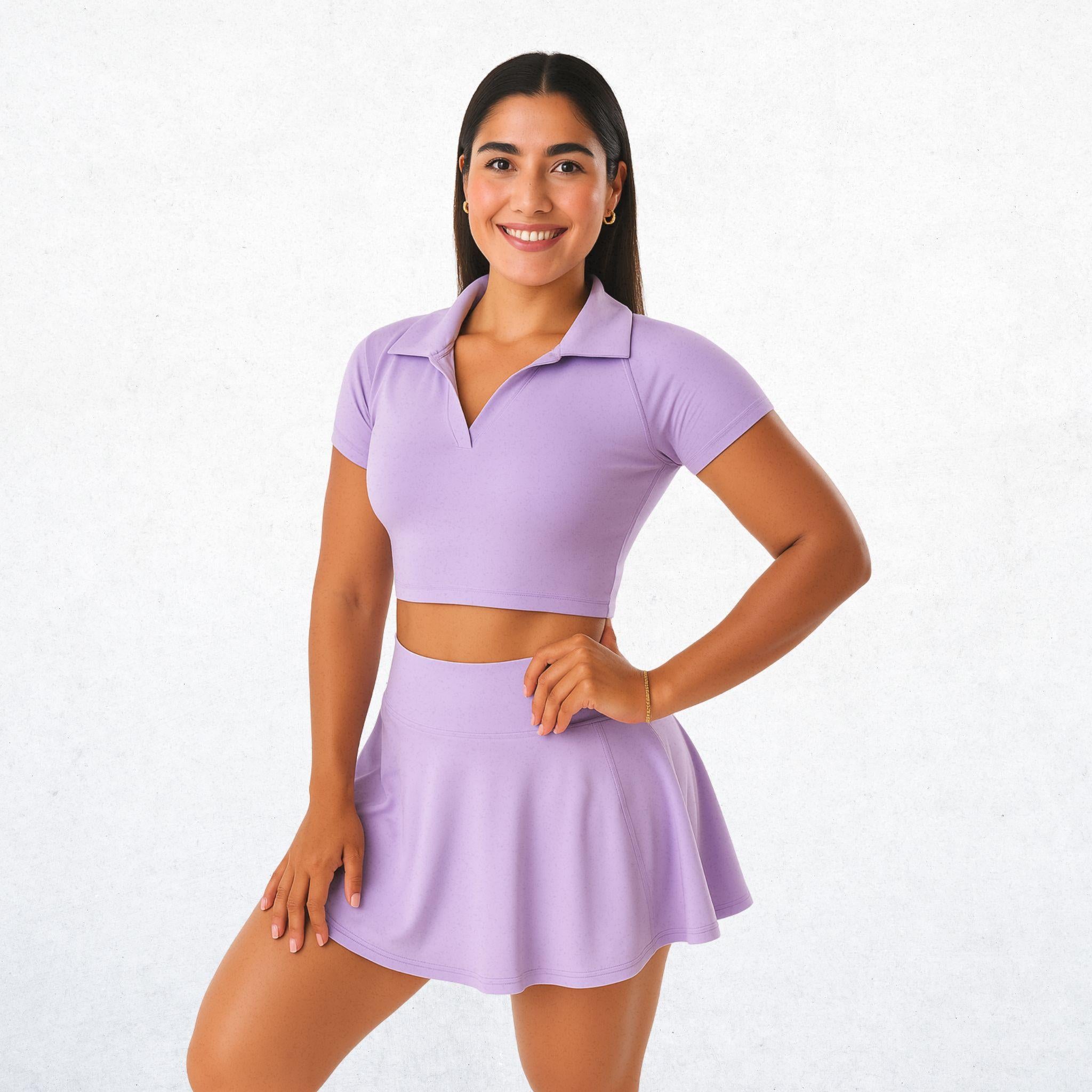 Performance-Rock-Set für Damen in elegantem Lavendel. Vielseitiges Set mit Attitüde Freiheit für Workout, Yoga und Alltag. Stylisch, bequem und funktional.