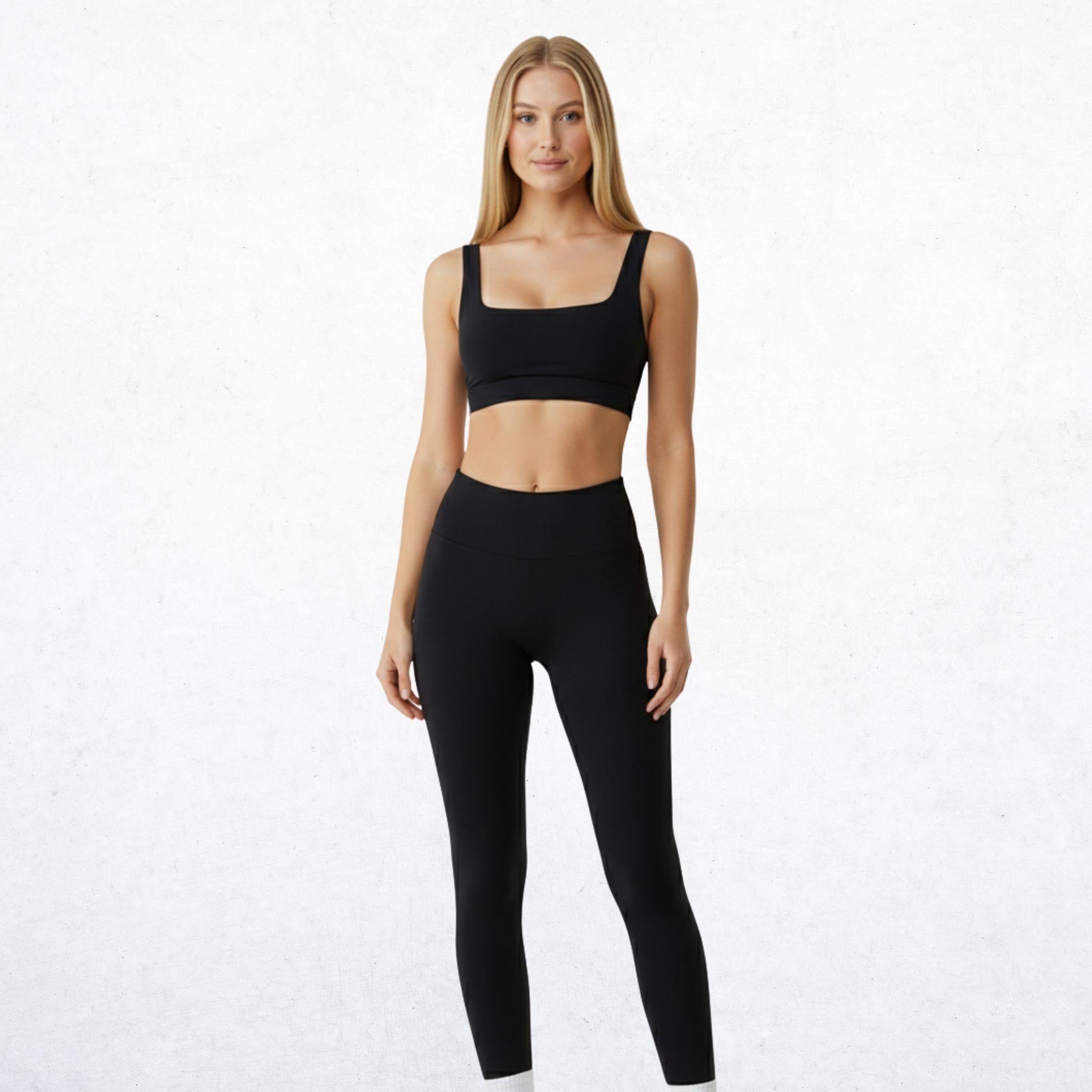 Sportliches Damen-Set „Schwarze Kraft“, ideal für das Fitnessstudio und intensive Workouts. Hergestellt aus kompressivem und dehnbarem Material, das Komfort und Halt garantiert.