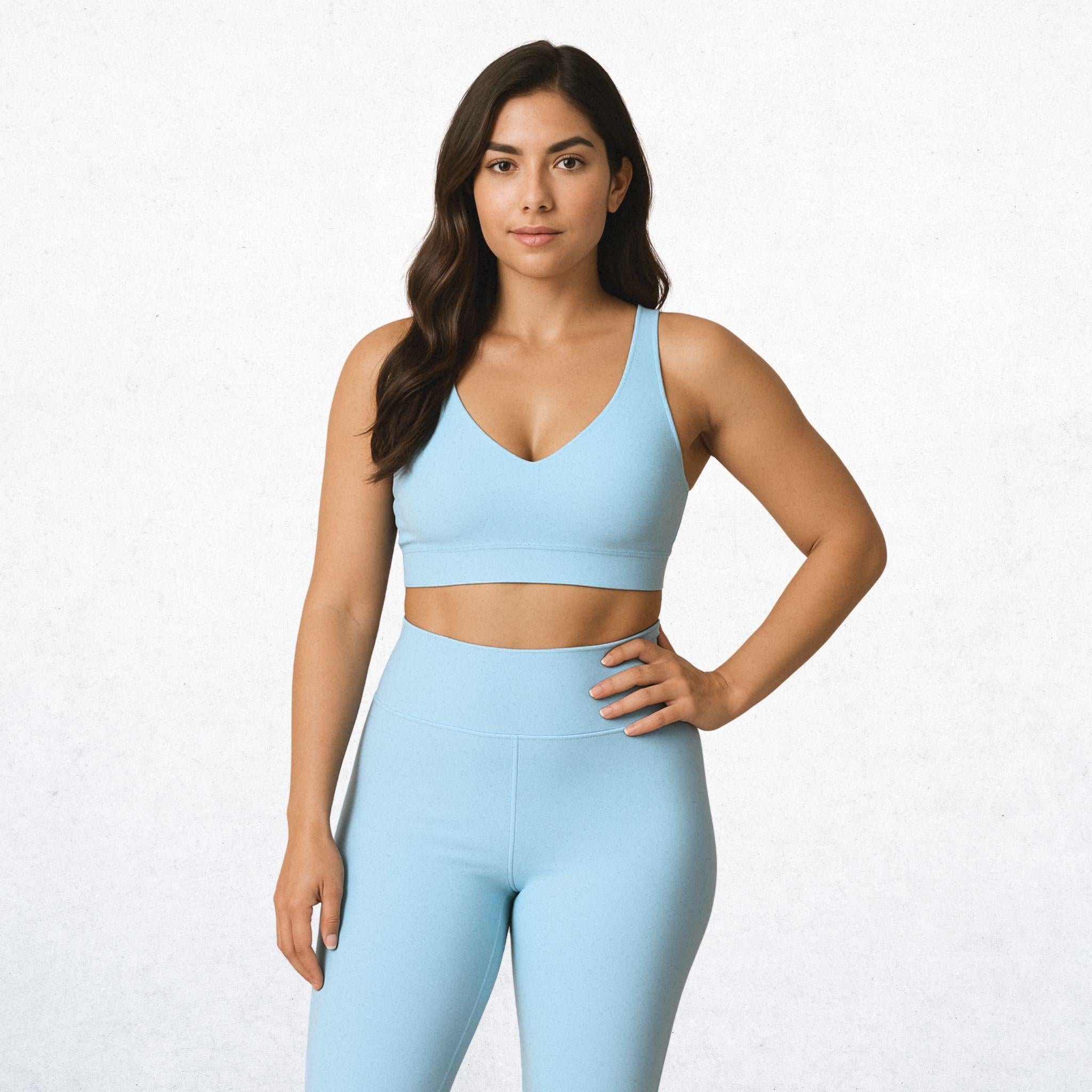 Sportliches Damen-Set „Strahlender Himmel“, ideal für Fitness und Yoga. Hergestellt aus bequemen und dehnbaren Stoffen, um optimale Leistung zu garantieren.


