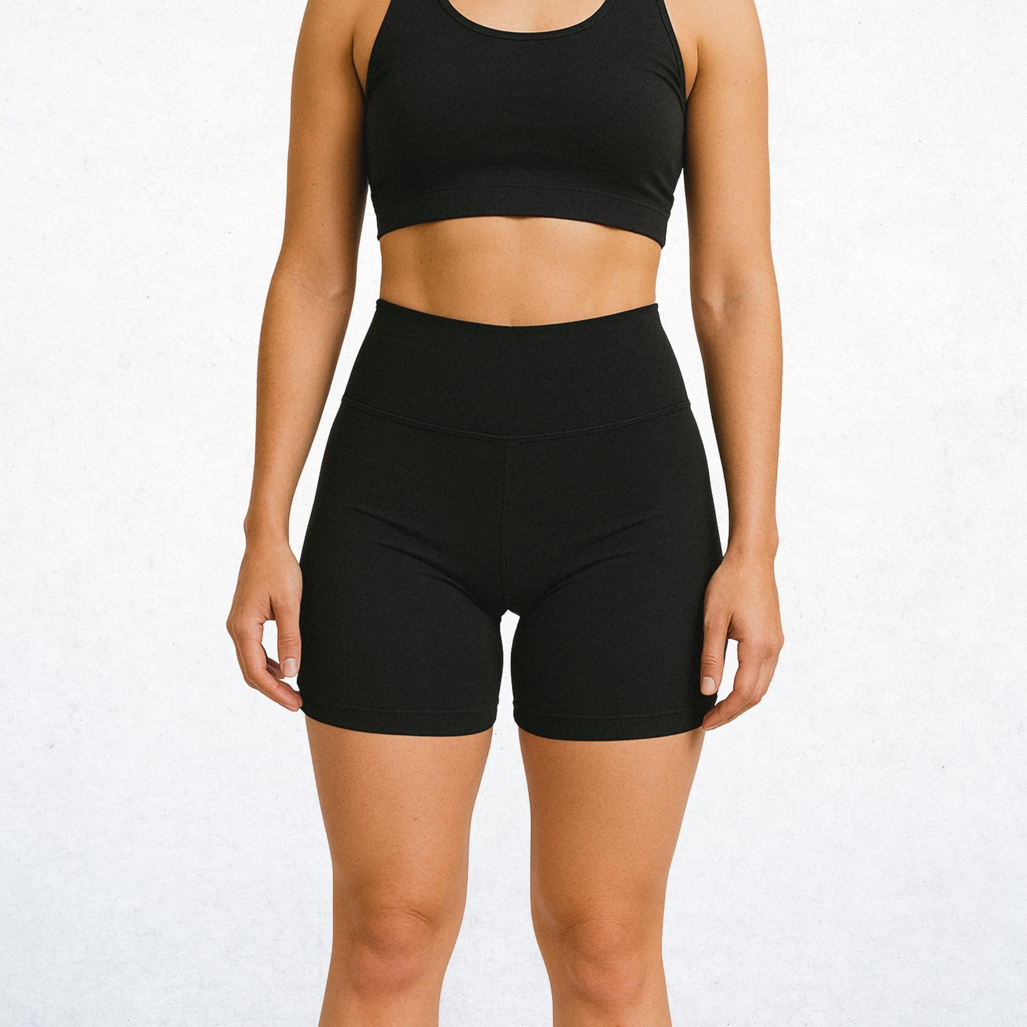 Elegantes High-Waist-Shorts für Damen in klassischem Schwarz. Vielseitige Performance-Shorts mit stilvollem Design für Workout, Yoga und Alltag. Atmungsaktiv, bequem und stylisch.